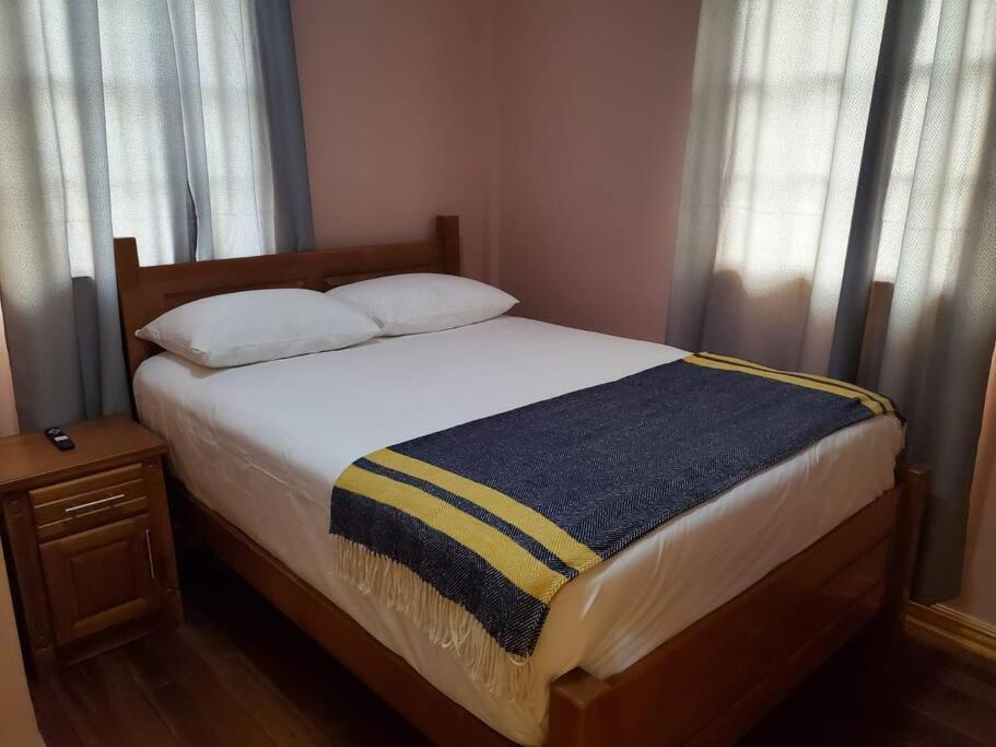 Upstairs 2 Bedroom Avalon Regia Apartment Джорджтаун Экстерьер фото